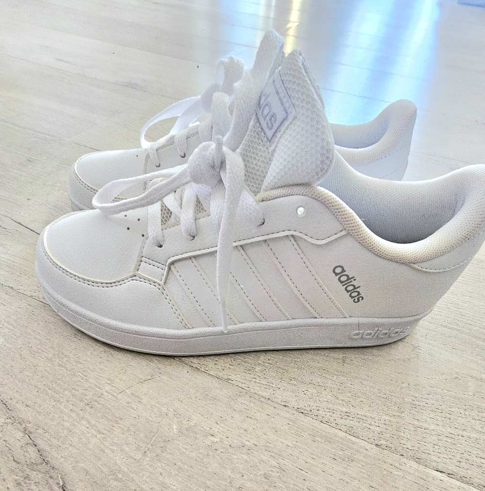 Adidas All-White Classic Low-Top Sneakers Like New